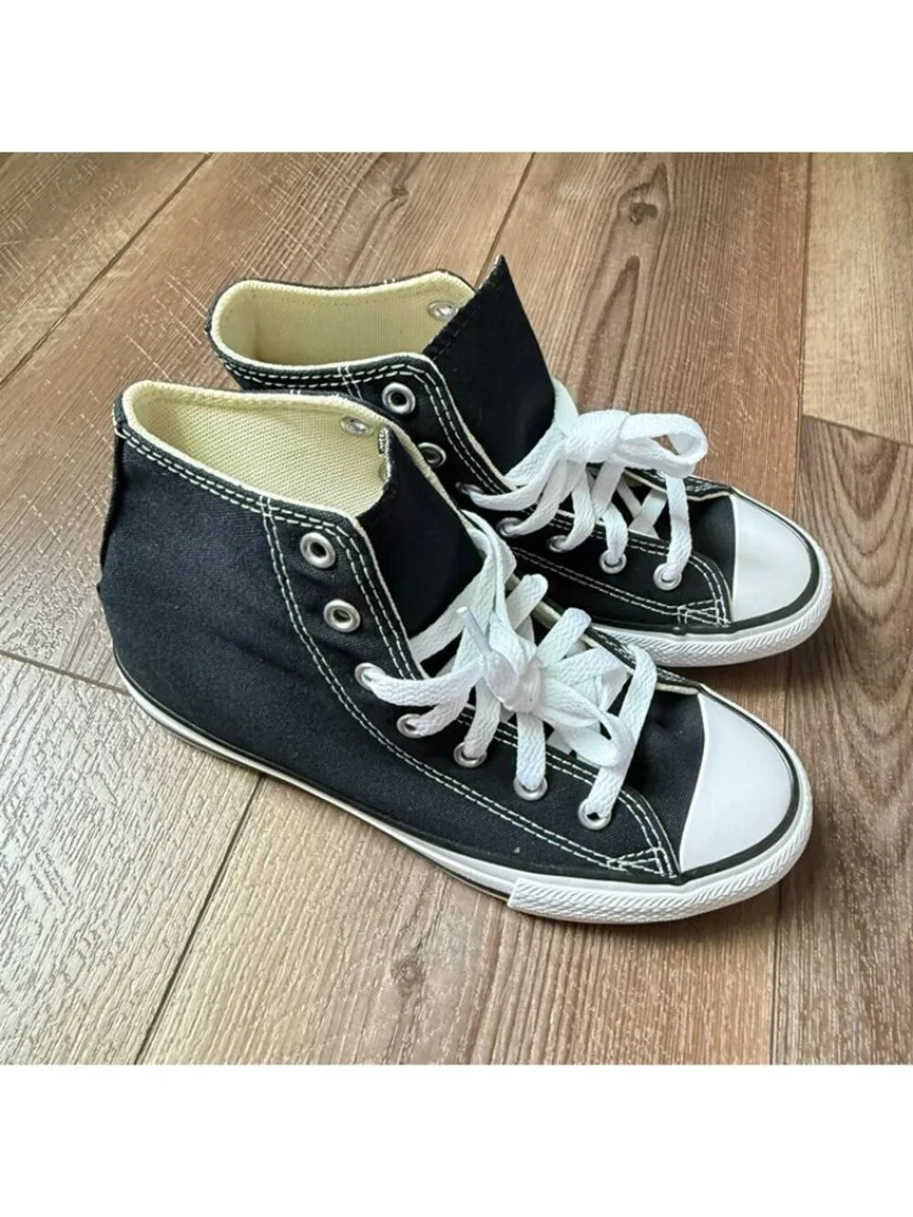 NIB Converse Little Kids Chuck Taylor All Star Canvas 2.5Y
